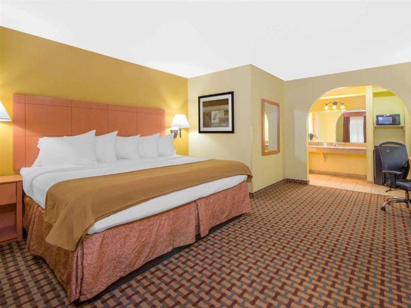Days Inn By Wyndham Lubbock South Zewnętrze zdjęcie