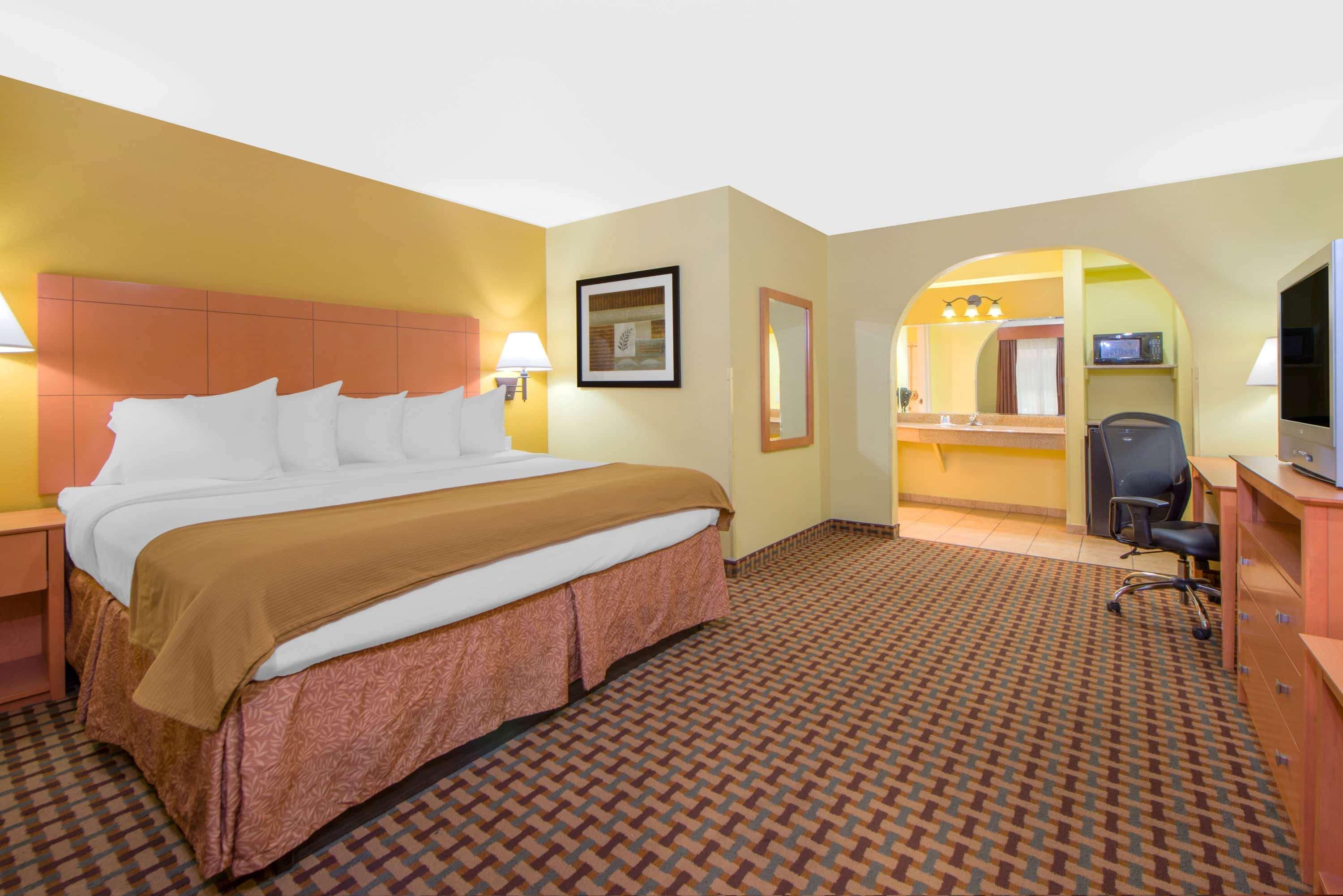 Days Inn By Wyndham Lubbock South Zewnętrze zdjęcie
