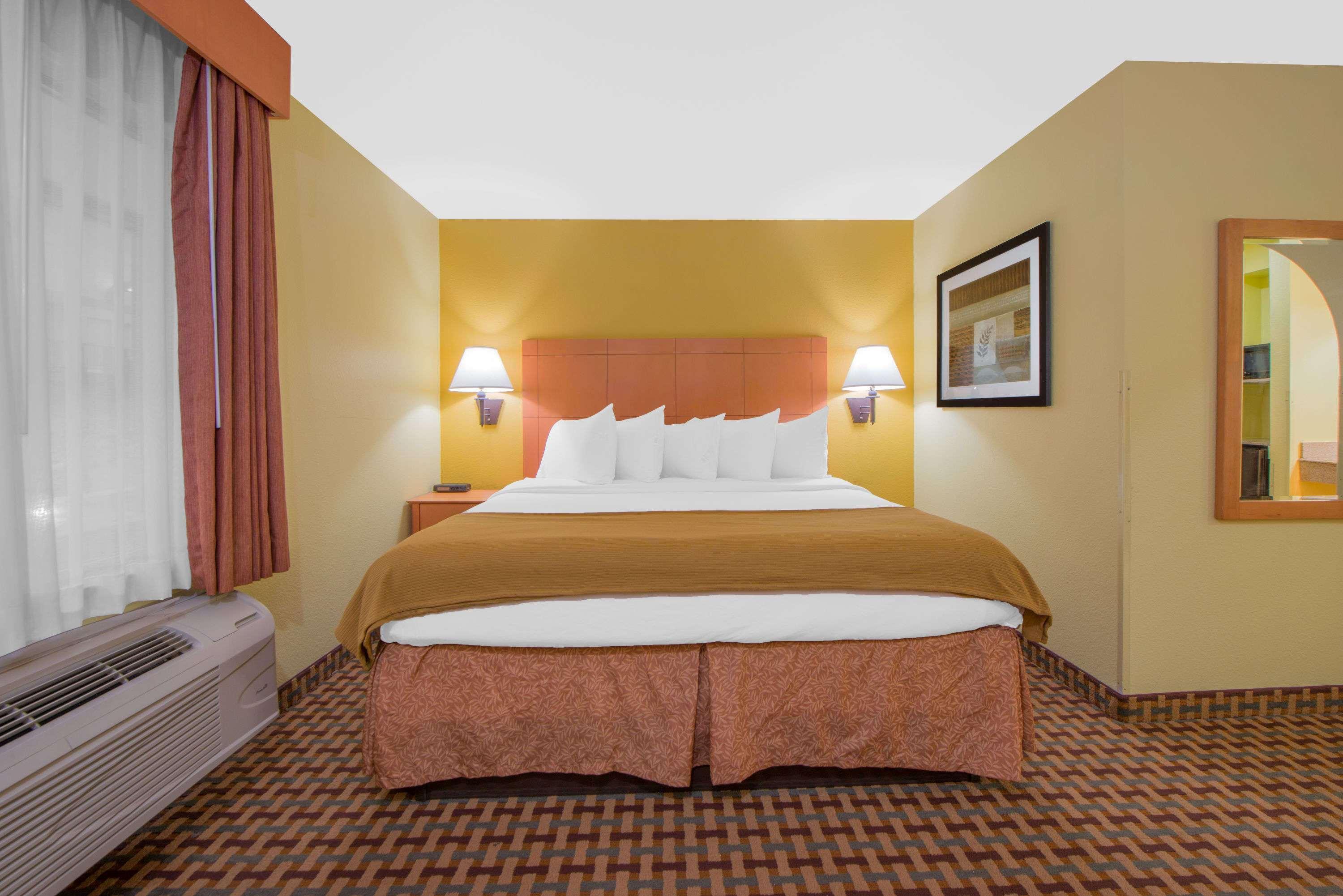 Days Inn By Wyndham Lubbock South Zewnętrze zdjęcie